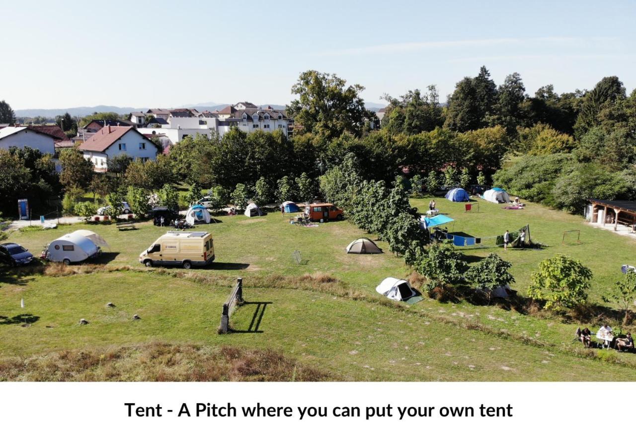 Camping @ Nogometni Golf Ljubljana Hotel Bagian luar foto