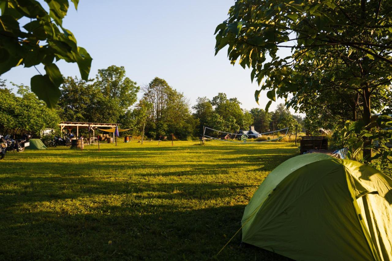 Camping @ Nogometni Golf Ljubljana Hotel Bagian luar foto